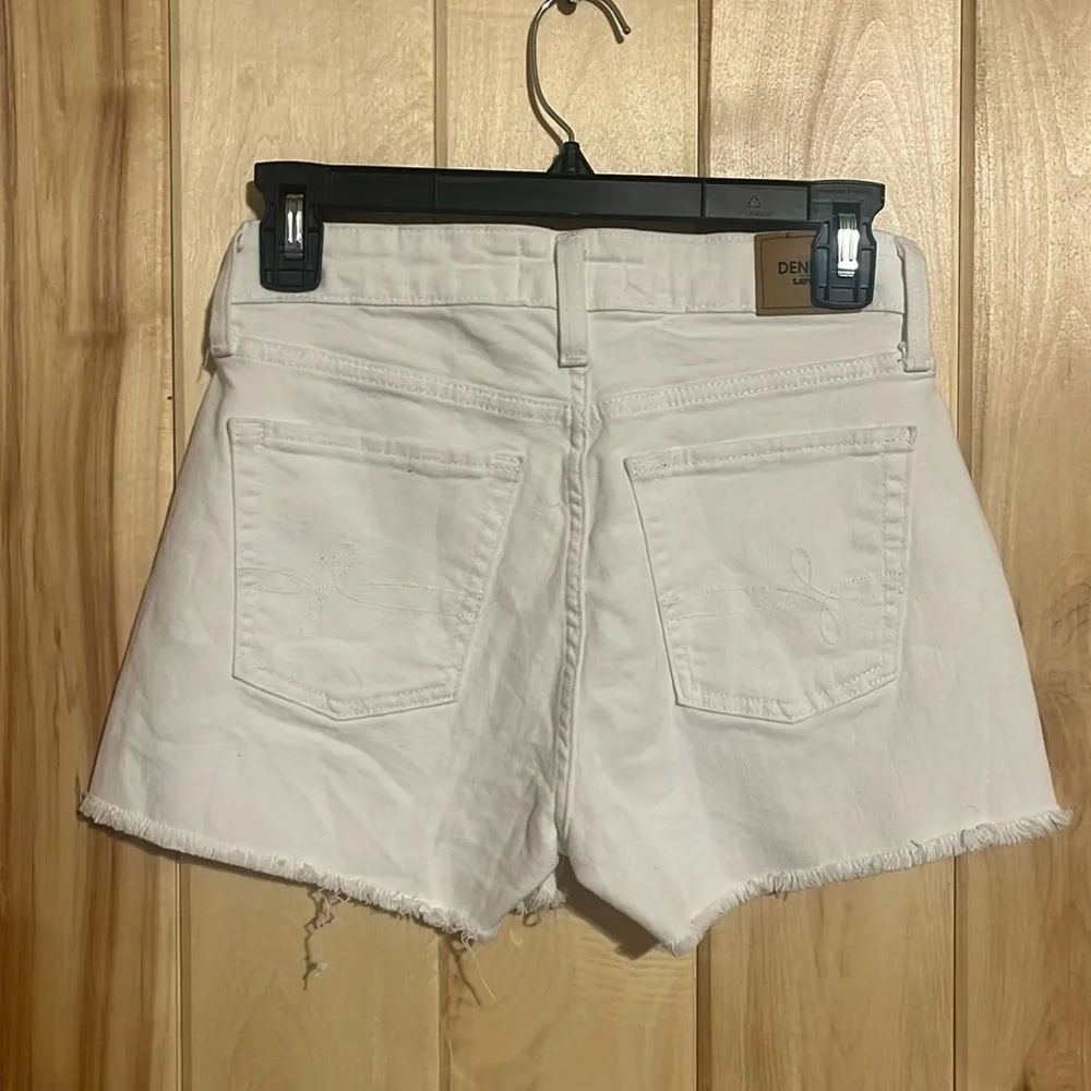 Denizen Levi's White High Rise‎ Cut Off Shorts Size 2 - Picture 2 of 5